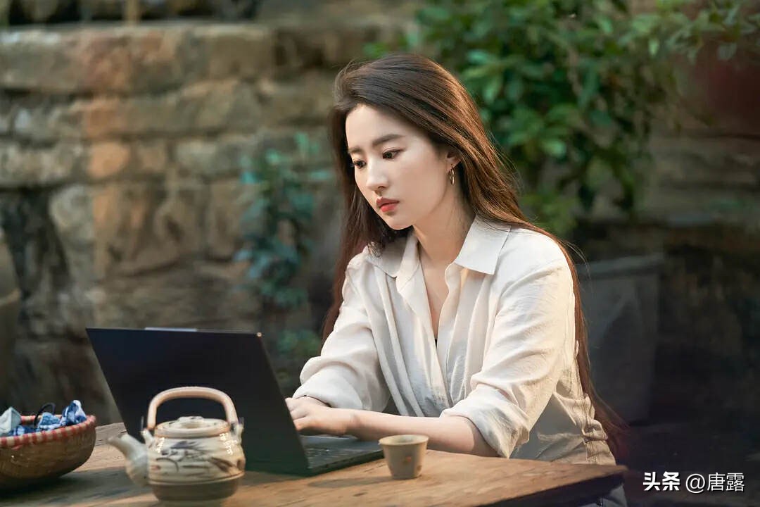 娱乐圈小说有杨幂_85花现状分析_杨幂演技转型