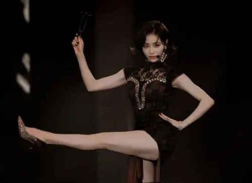 女星奇葩睡姿揭秘_女明星睡姿照片_杨超越宋茜林允许佳琪周迅