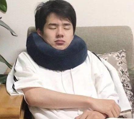 明星奇葩睡姿_古力娜扎睡觉照片_女明星睡姿照片