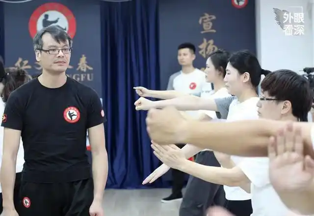 深圳咏春拳培训_网红八卦掌pk咏春拳-_仁义咏春拳馆