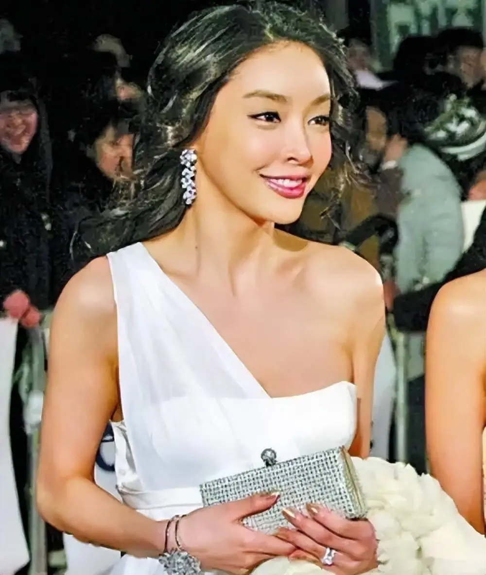 娱乐圈潜规则 张紫妍案 中国版张紫妍案_娱乐圈公开电话